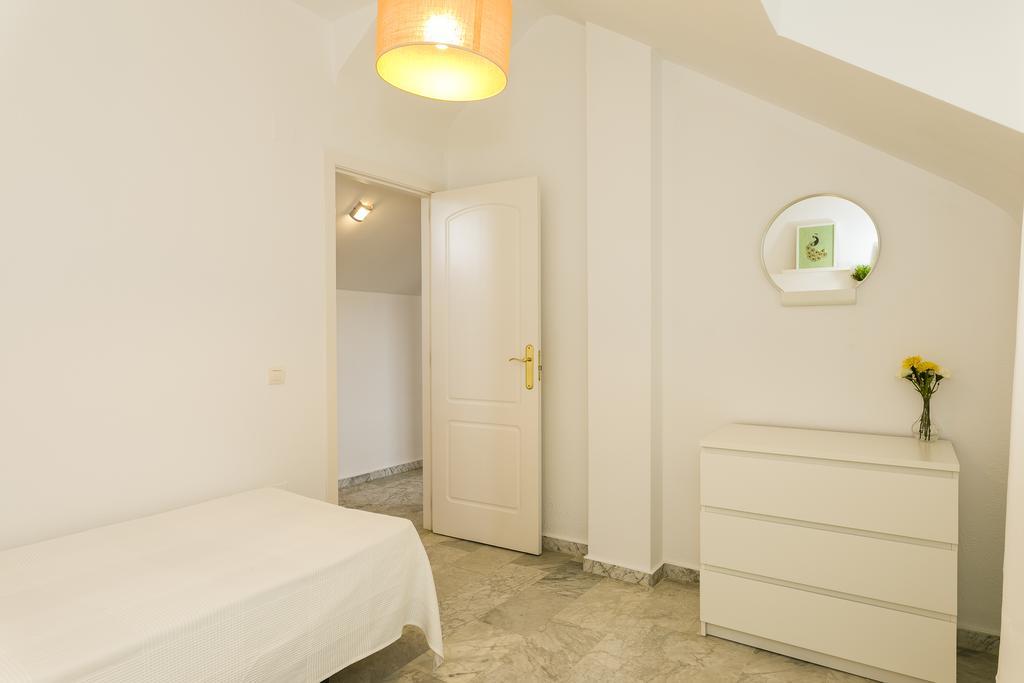 Weforyou Real Del Tivoli Two Rooms Беналмадена Екстериор снимка