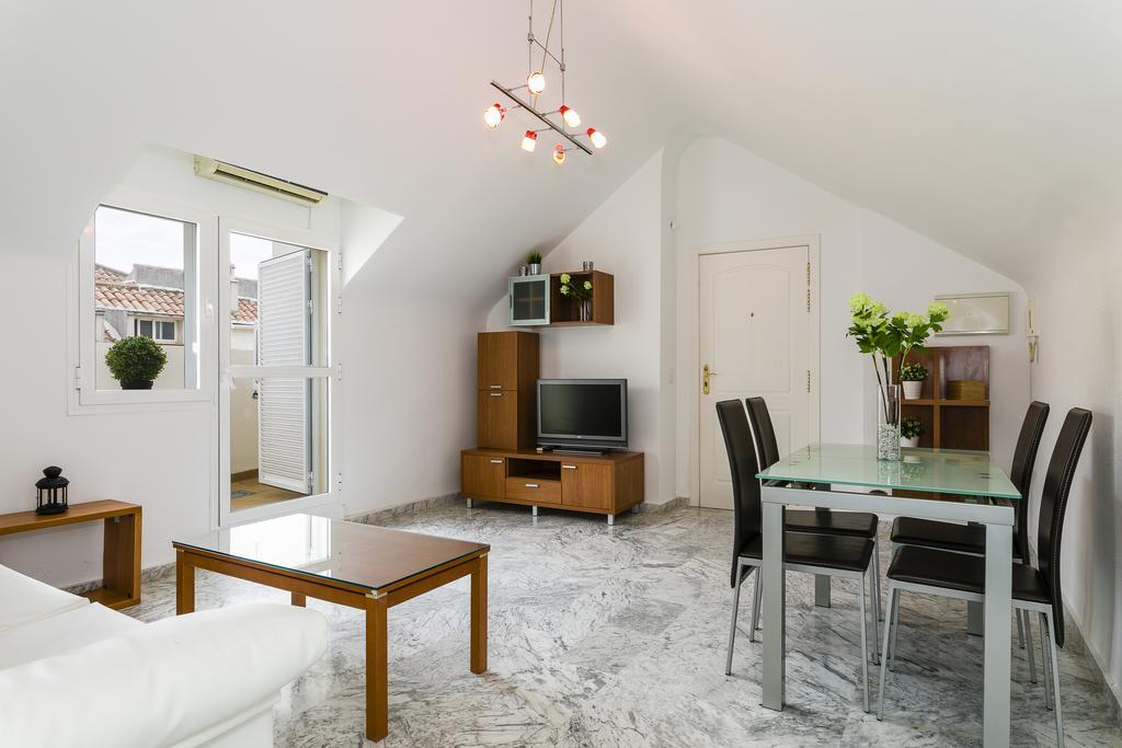Weforyou Real Del Tivoli Two Rooms Беналмадена Екстериор снимка